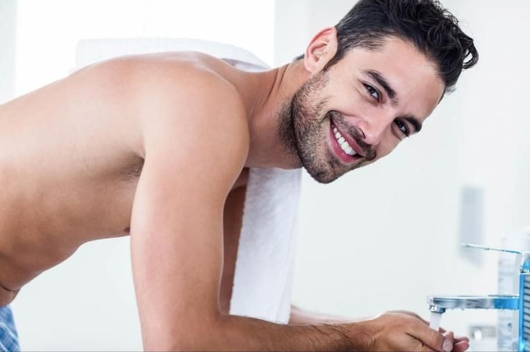 cabelo para rosto oval masculino