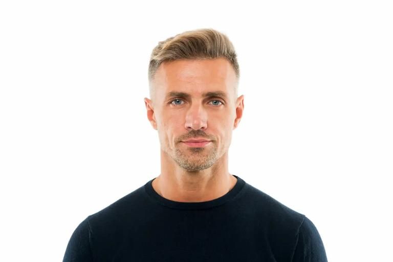 madeixas loiras homem