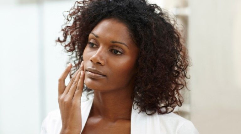 rotina pele adulta com acne