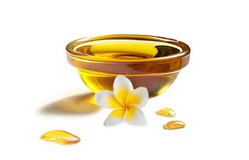 cumbuca com óleo de monoi